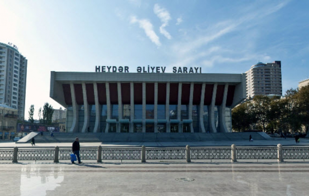 Rusiyanın populyar estrada müğənnisi Bakıda solo konsert proqramı ilə çıxış edəcəkdir VİDEO
