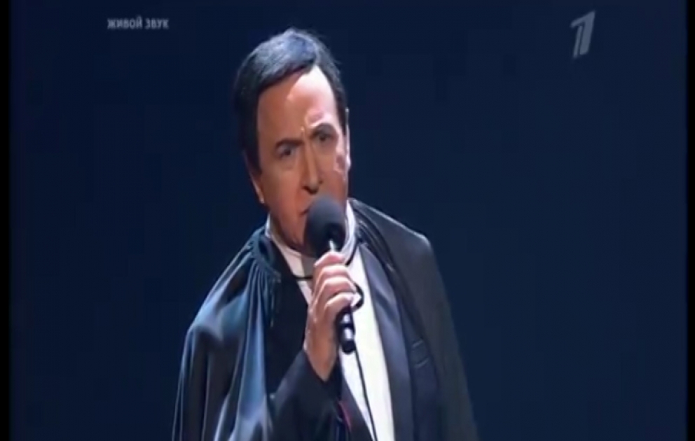 Rusiya Federasiyasının Xalq Artisti dünya şöhrətli müğənni və bəstəkar Müslüm Maqomayevin obrazını yaratmışdır VİDEO