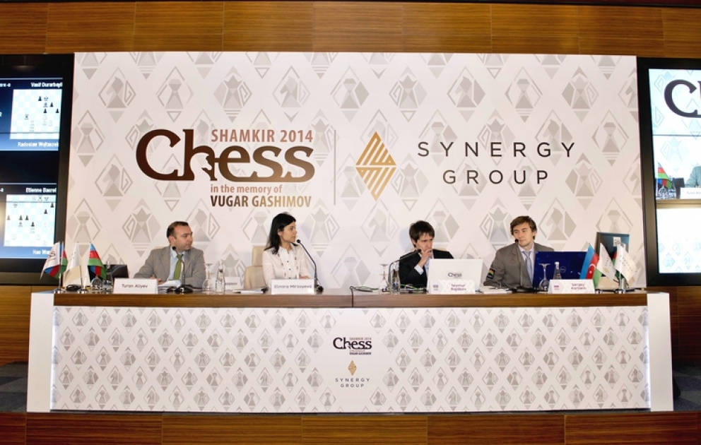 Teymur Rəcəbov “Shamkir Chess-2014” turnirinin ilk turunda rusiyalı Sergey Karyakinlə heç-heçə oynamışdır VİDEO