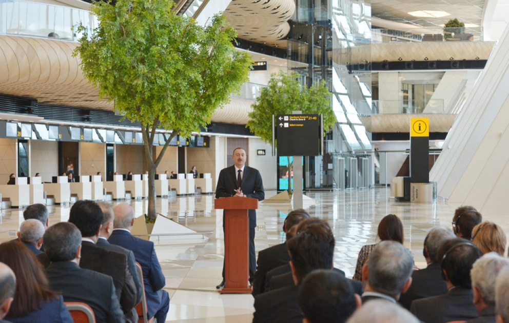 Heydər Əliyev Beynəlxalq Aeroportunun yeni aerovağzal kompleksi istifadəyə verilmişdirAzərbaycan Prezidenti İlham Əliyev açılışda iştirak etmişdir VİDEO