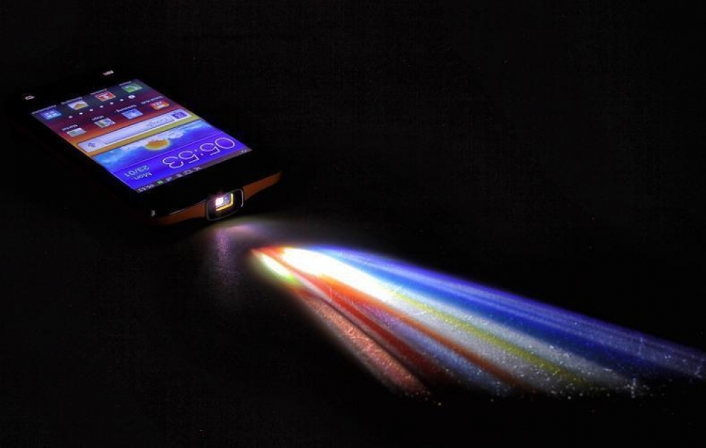 “Galaxy Beam 2” smartfonu nümayiş etdirilmişdir VİDEO