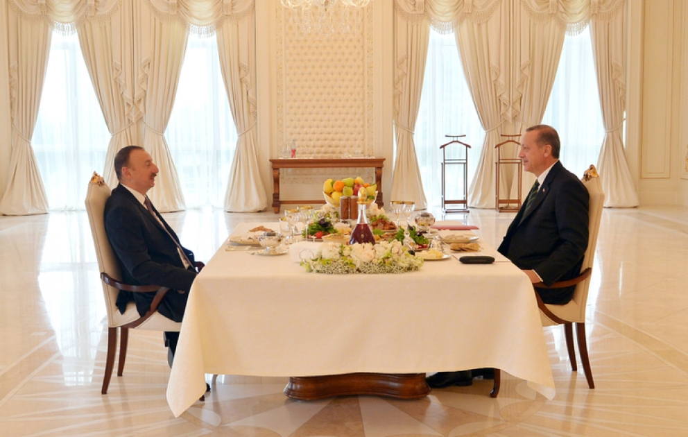 Azerbaijani President and Turkish Premier have joint dinner VIDEO