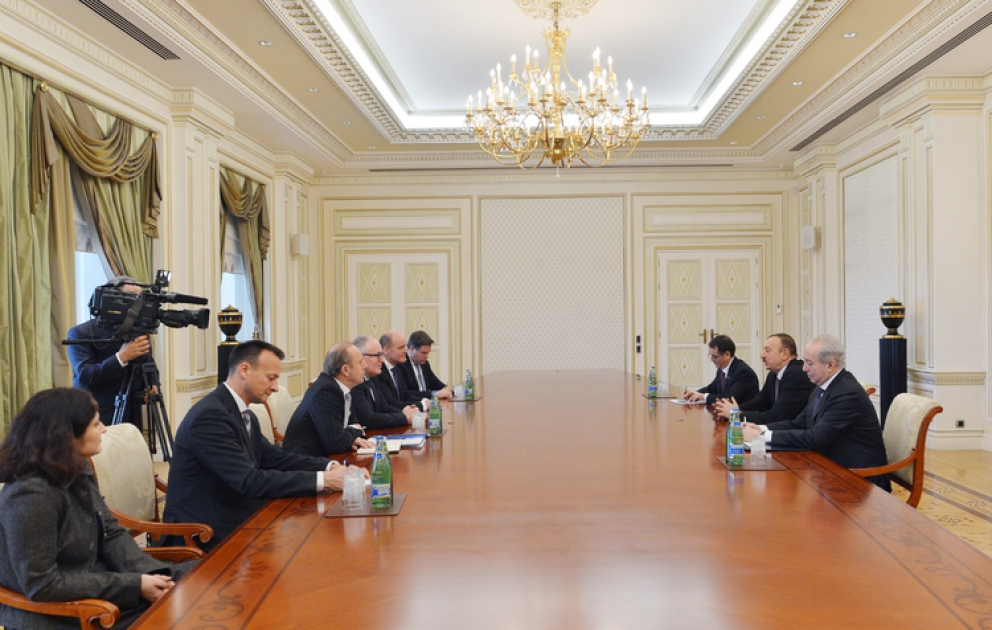 Aserbaidschans Präsident Ilham Aliyev empfing eine Delegation unter der Leitung des Ministers für Auswärtige Angelegenheiten der Niederlande VIDEO