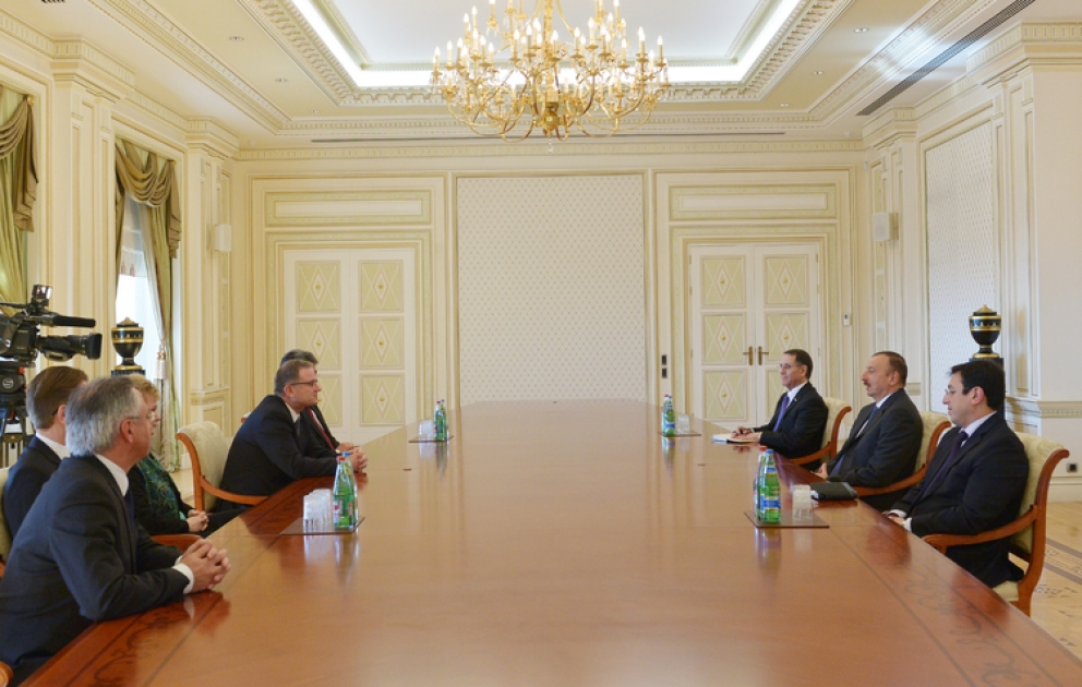 Präsident Ilham Aliyev eine Delegation unter der Leitung des zweiten Präsidenten des österreichischen Parlaments empfangen VIDEO