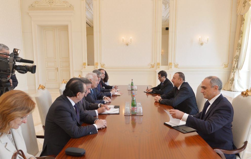 Präsident Ilham Aliyev eine Delegation um den Minister für Auswärtige Angelegenheiten und Zusammenarbeit des Königreichs Spanien empfangen VIDEO