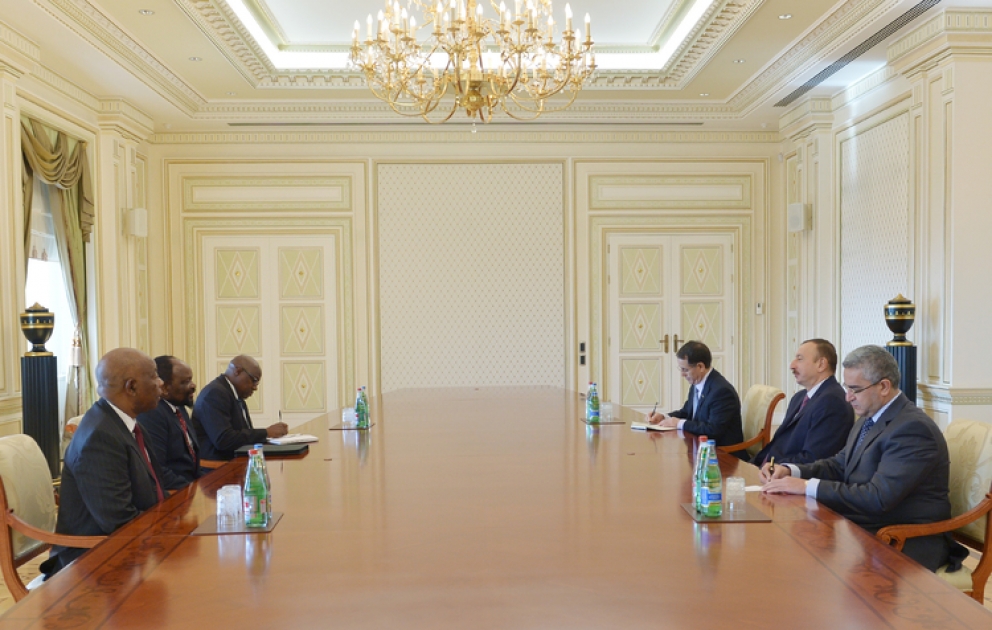 Le président azerbaïdjanais Ilham Aliyev a reçu le ministre zimbabwéen des Affaires étrangères VIDEO