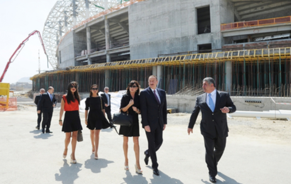 Le président azerbaïdjanais Ilham Aliyev a inspecté l’avancement des travaux de construction au Centre des Sports Nautiques à Bakou VIDEO