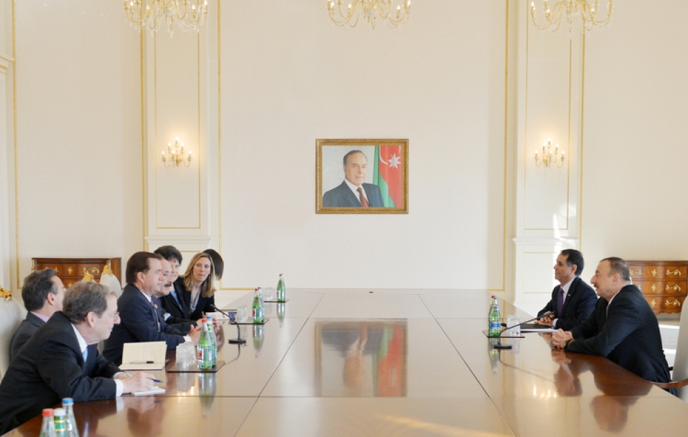 Le président azerbaïdjanais Ilham Aliyev a reçu le président de la commission des relations internationales de la Chambre des Représentants des Etats-Unis et les congressistes qui l’accompagnent VIDEO