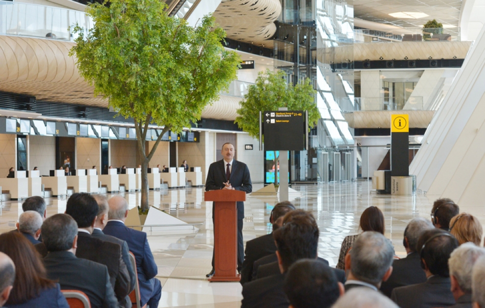 Un nouveau terminal de l’aéroport international Heydar Aliyev a été mis en service La cérémonie d’ouverture a été marquée par la présence du président azerbaïdjanais Ilham Aliyev VIDEO