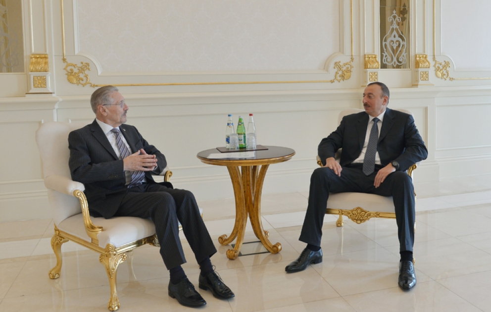 Le président azerbaïdjanais Ilham Aliyev a reçu l’ancien président roumain Emil Constantinescu VIDEO