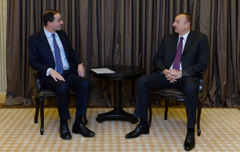 Le président azerbaïdjanais Ilham Aliyev a rencontré Bernard Fontana, directeur général d’Holcim VIDEO