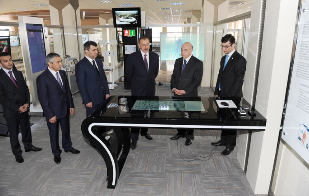 Vətəndaşlara Xidmət və Sosial İnnovasiyalar üzrə Dövlət Agentliyinin Bakı şəhər 4 saylı “ASAN xidmət” mərkəzi istifadəyə verilmişdir Azərbaycan Prezidenti İlham Əliyev açılışda iştirak etmişdir VİDEO