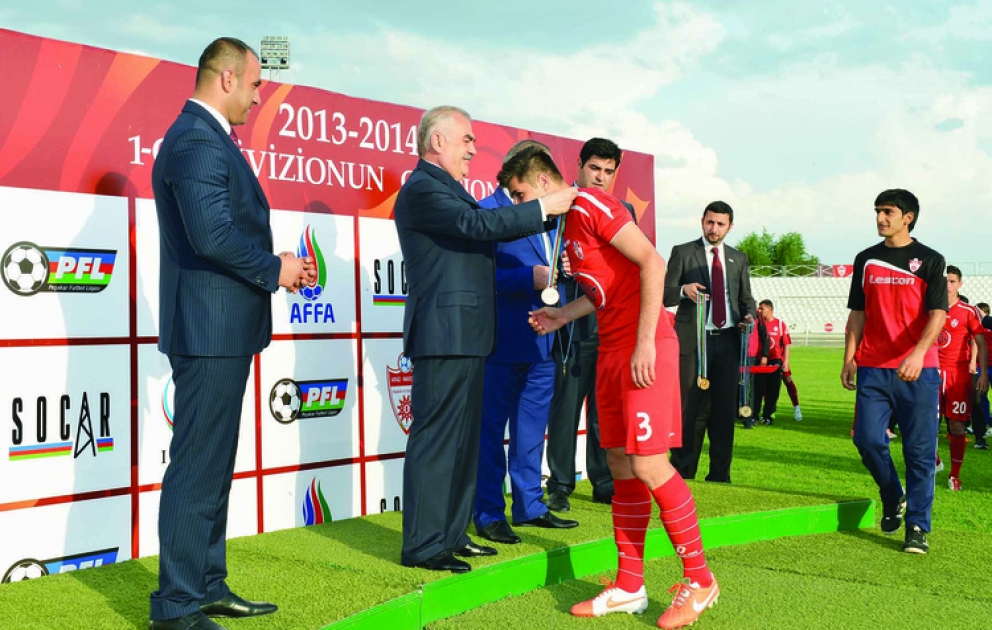 “Araz-Naxçıvan” Peşəkar Futbol Komandası futbol üzrə Azərbaycan çempionatının birinci divizionunun qalibi olmuşdur VİDEO