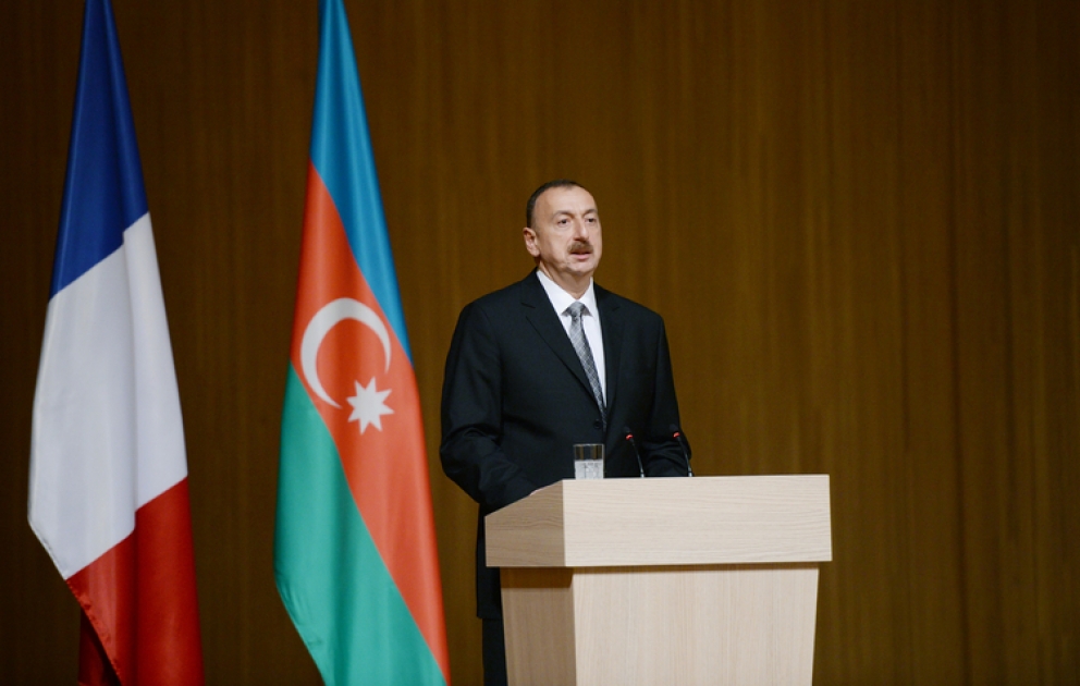 Prezident İlham Əliyev və Prezident Fransua Olland Azərbaycan-Fransa biznes forumunda iştirak etmişlər VİDEO
