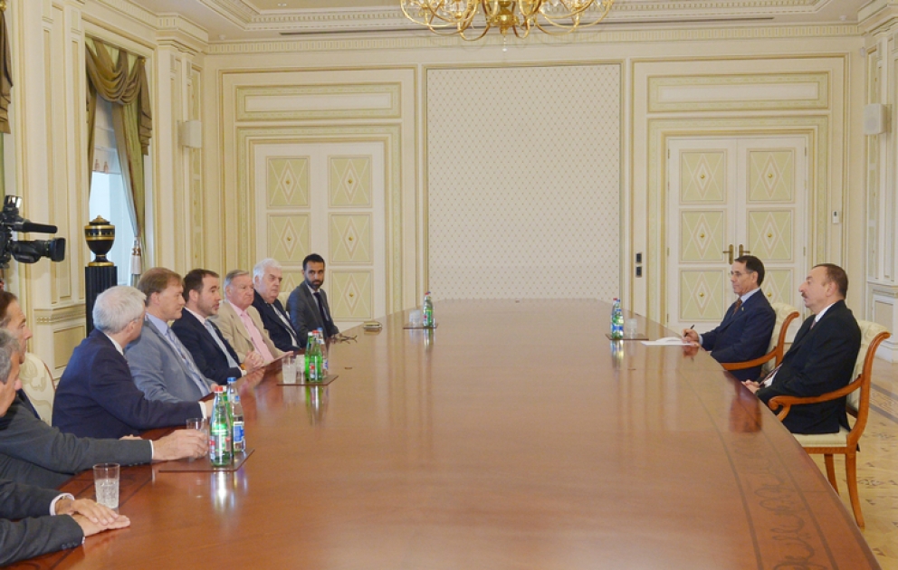 Prezident İlham Əliyev Böyük Britaniya-Azərbaycan parlamentlərarası dostluq qrupu sədrinin başçılıq etdiyi nümayəndə heyətini qəbul etmişdir VİDEO