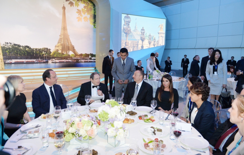 President of the Republic of Azerbaijan Ilham Aliyev and President of the French Republic Francois Hollande had dinner together VIDEO