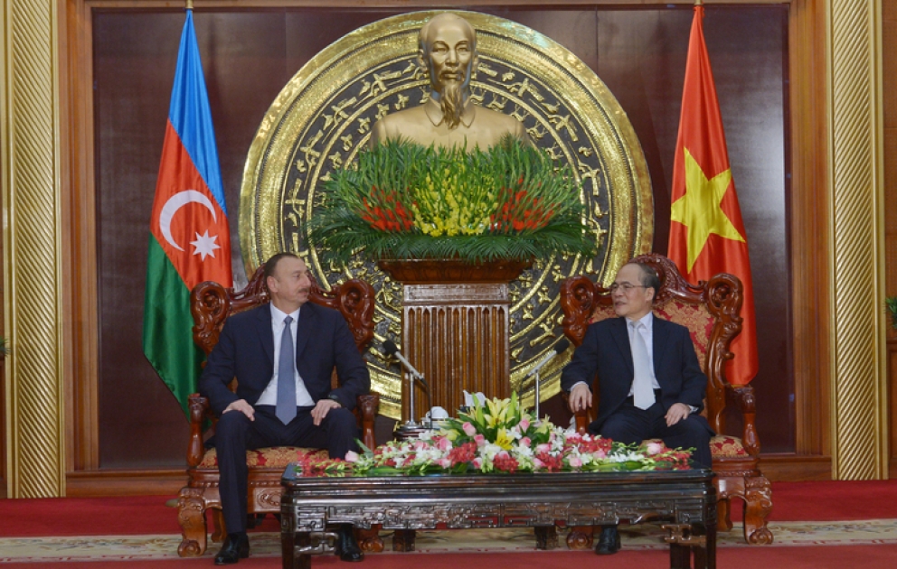 President Ilham Aliyev met with the chairman of the National Assembly of Vietnam VIDEO