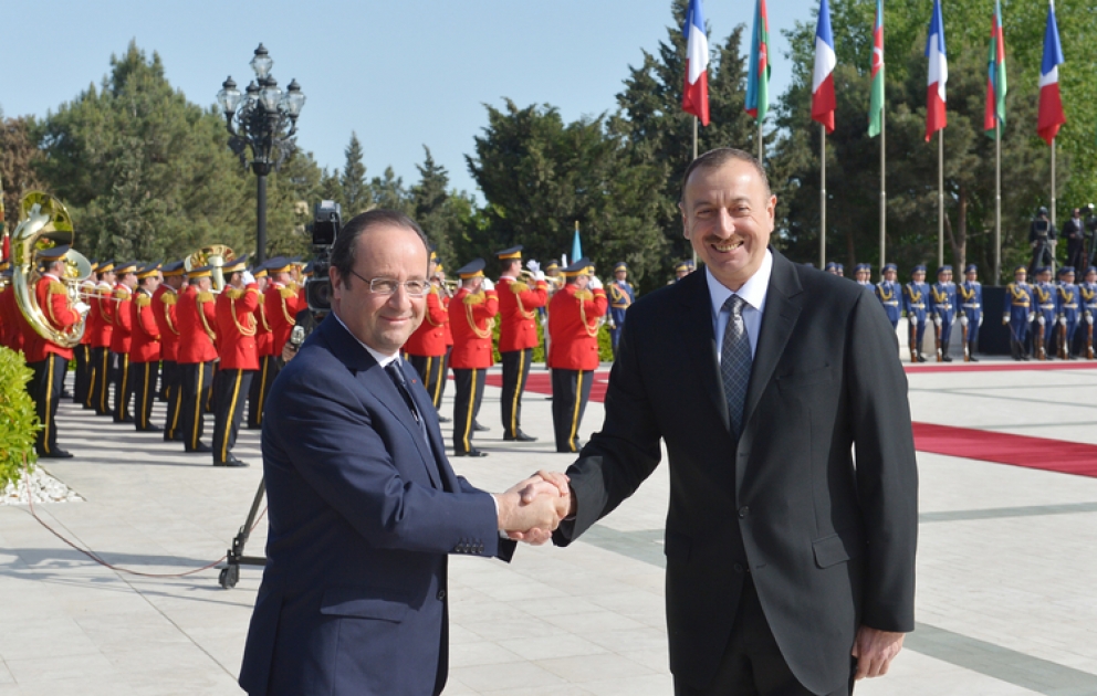 In Baku ein offizieller Empfang von Frankreichs François Hollande Präsident stattgefunden VIDEO