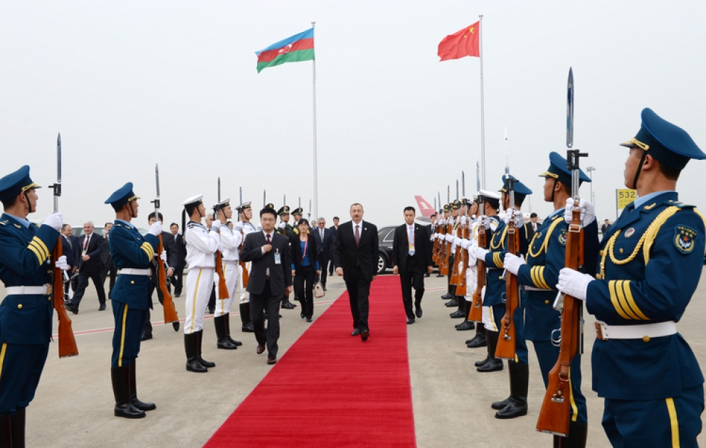 Arbeitsbesuch von Aserbaidschans Präsident Ilham Aliyev in China ist zu Ende gegangen VIDEO