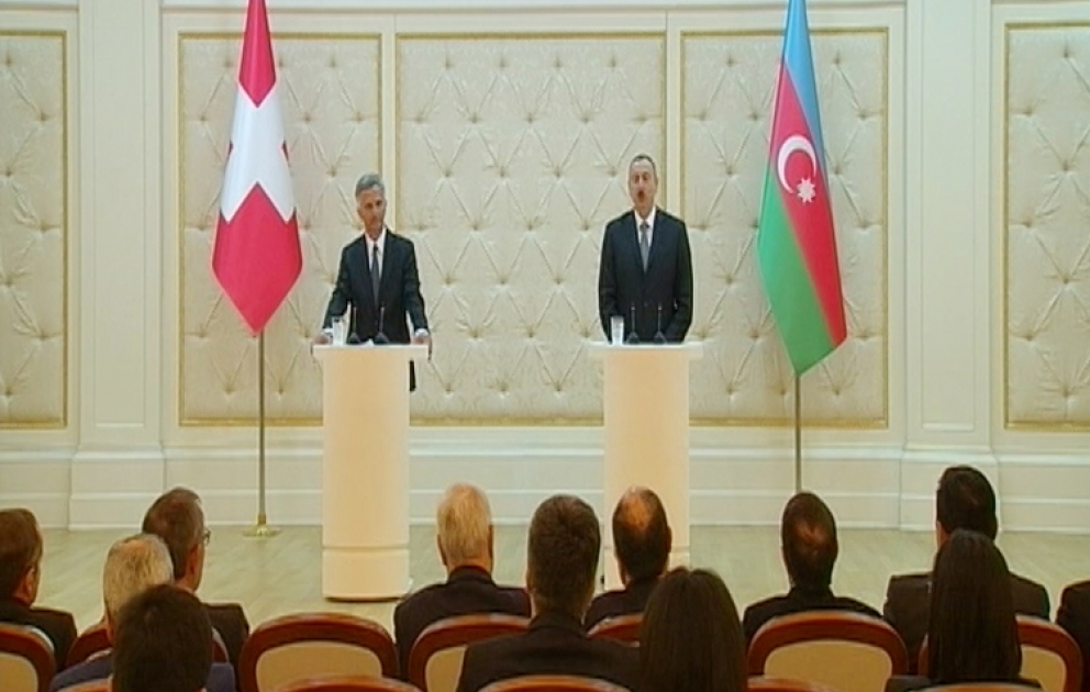Conférence de presse des présidents azerbaïdjanais et suisse VIDEO