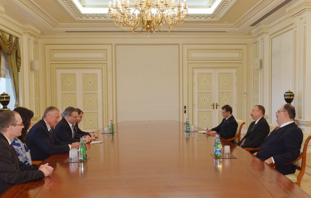 Präsident von Aserbaidschan Ilham Aliyev hat eine tschechische Delegation empfangen VIDEO