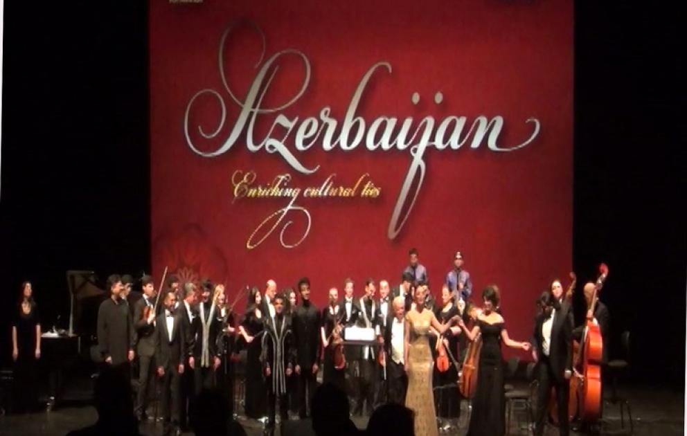 Heydər Əliyev Fondunun təşkilatçılığı ilə Afinada keçirilən konsertdə Azərbaycan musiqisi yunan tamaşaçıları valeh etmişdir VİDEO