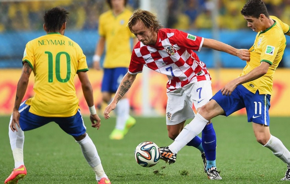 Braziliya millisi futbol üzrə XX dünya çempionatına qələbə ilə başlamışdır VİDEO