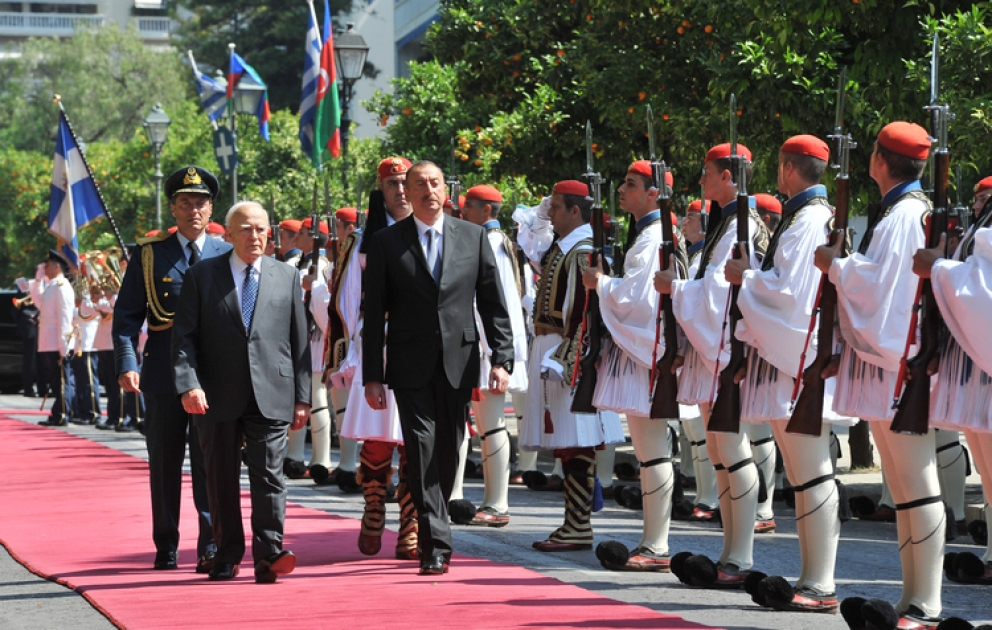 Offizieller Empfang von Aserbaidschans Präsident Ilham Aliyev in Athen VIDEO