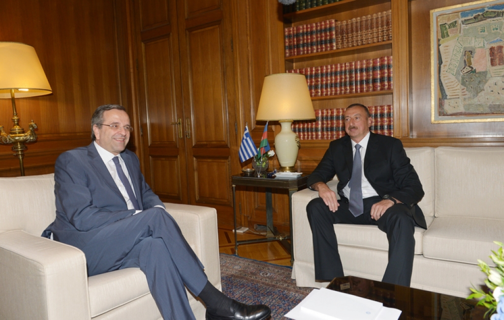 Trefffen von Aserbaidschans Präsident Ilham Aliyev mit dem griechischen Premierminister Antonis Samaras VIDEO