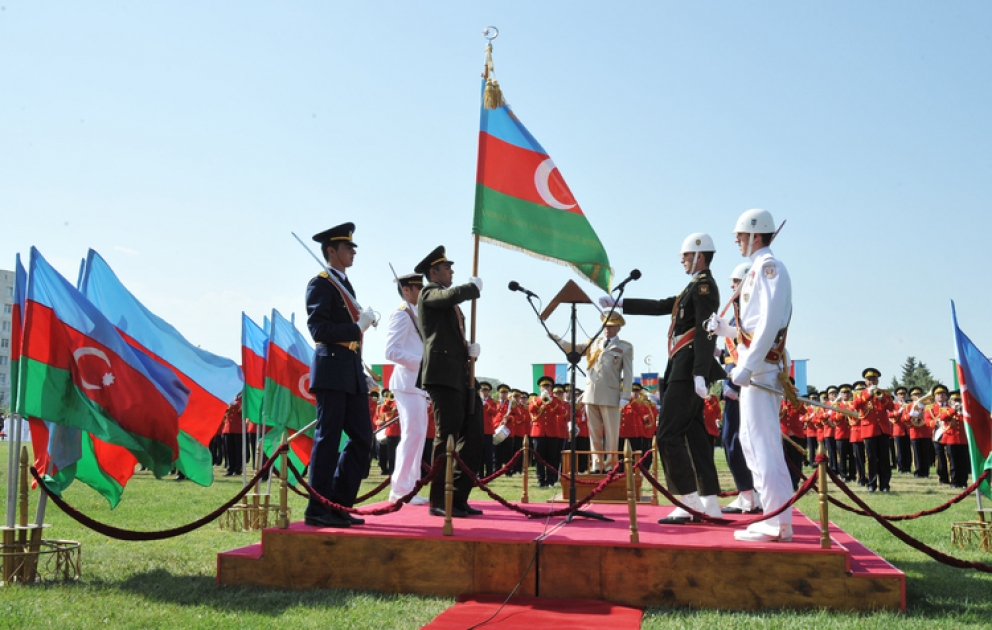 Heydər Əliyev adına Azərbaycan Ali Hərbi Məktəbində xüsusi təyinatlı hərbi təhsil müəssisələrinin növbəti buraxılışına həsr olunmuş təntənəli mərasim keçirilmişdir VİDEO