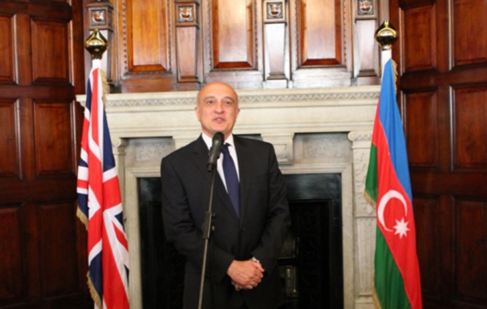 Azərbaycan Respublikasının Silahlı Qüvvələr Günü münasibətilə Londonda təşkil olunmuş mərasimdə ordu quruculuğu sahəsində qazanılmış uğurlardan danışılmışdır VİDEO