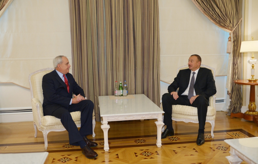 Le président Ilham Aliyev s’est entretenu avec le directeur général de l'Agence OTAN de soutien VIDEO