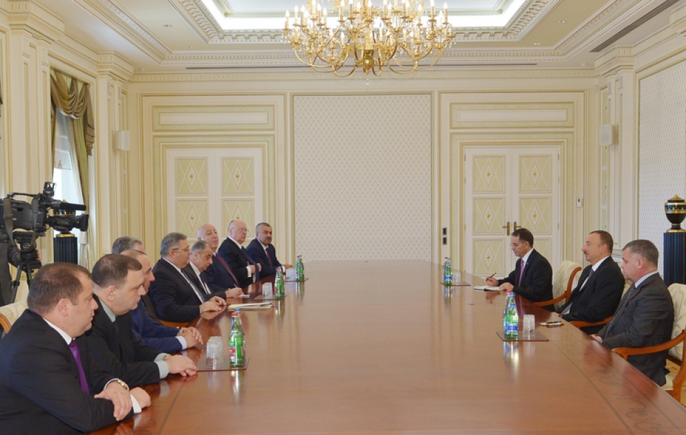 Le président azerbaïdjanais Ilham Aliyev a reçu la délégation dirigée par le président du parlement géorgien VIDEO