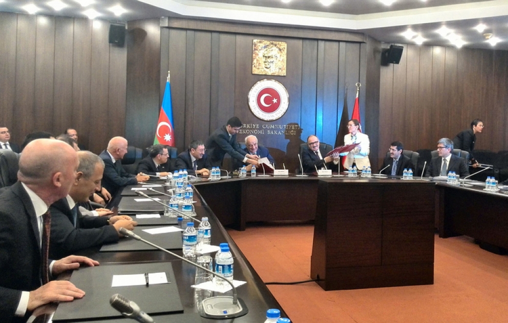Azərbaycan-Türkiyə Hökumətlərarası Müştərək İqtisadi Komissiyanın 7-ci iclasının protokolu imzalanmışdır VİDEO