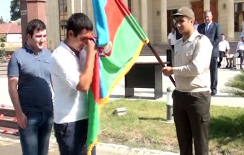 Hərbi xidmətə yola düşən göyçaylı gənclərə Vətənin keşiyində ayıq-sayıq dayanmaq tövsiyə edilib VİDEO