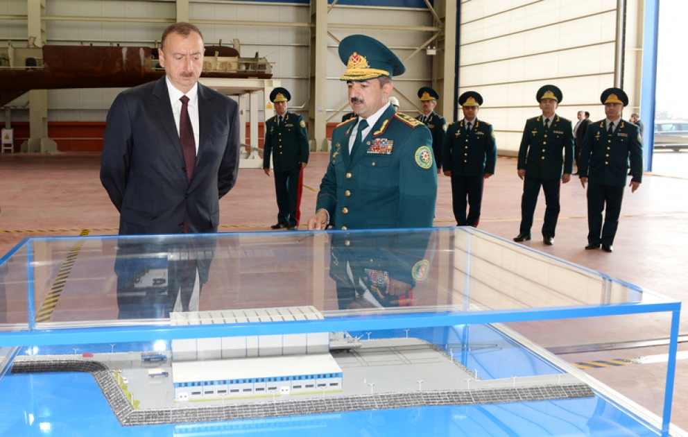Президент Азербайджана Ильхам Алиев принял участие в открытии нового судостроительного завода Береговой охраны Государственной пограничной службы ВИДЕО