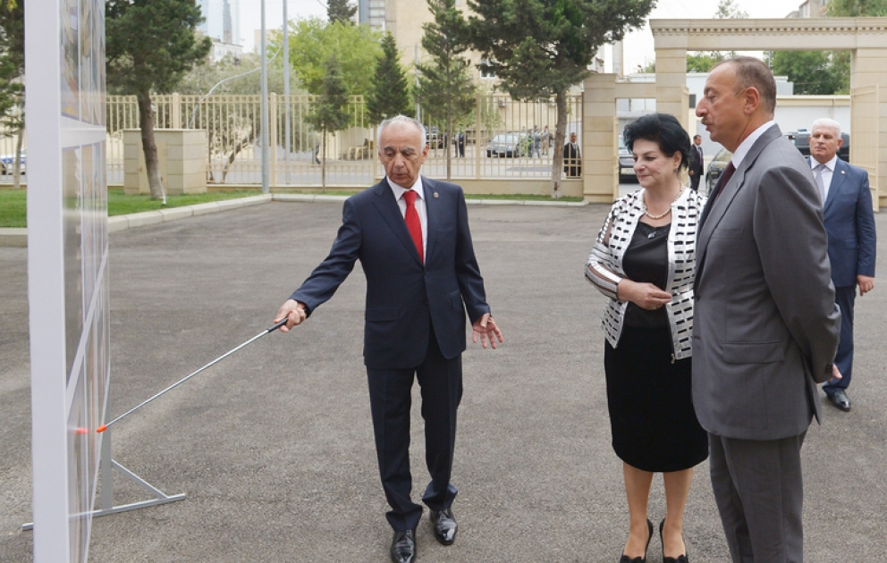 Prezident İlham Əliyev Xətai rayonundakı 56 nömrəli orta məktəbin binasının əsaslı təmir və yenidənqurma işlərindən sonrakı vəziyyəti ilə tanış olub VİDEO