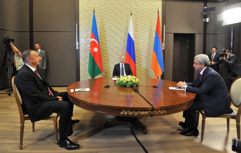 In Sotschi hat ein gemeinsames Treffen der Präsidenten von Aserbaidschan, Russland und Armenien stattgefunden VIDEO