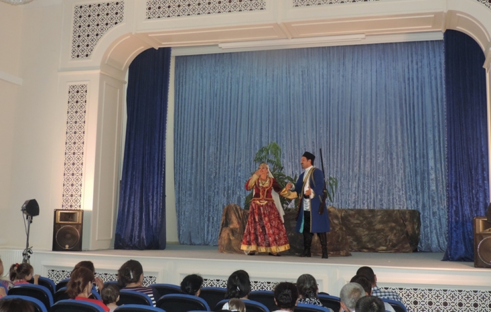 Azərbaycan Dövlət Gənc Tamaşaçılar Teatrı 86-cı mövsümünə Xaçmazda yekun vurmuşdur VİDEO