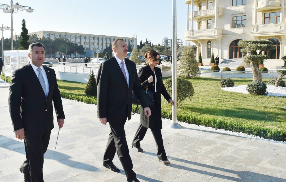 Prezident İlham Əliyev Nərimanov rayonunda yeni salınan parkda yaradılan şəraitlə tanış olub VİDEO