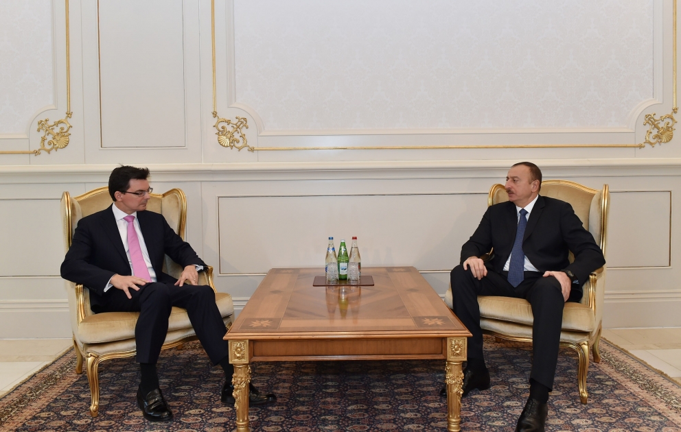 Prezident İlham Əliyev Avstraliyanın Azərbaycanda yeni təyin olunmuş səfirinin etimadnaməsini qəbul edib VİDEO
