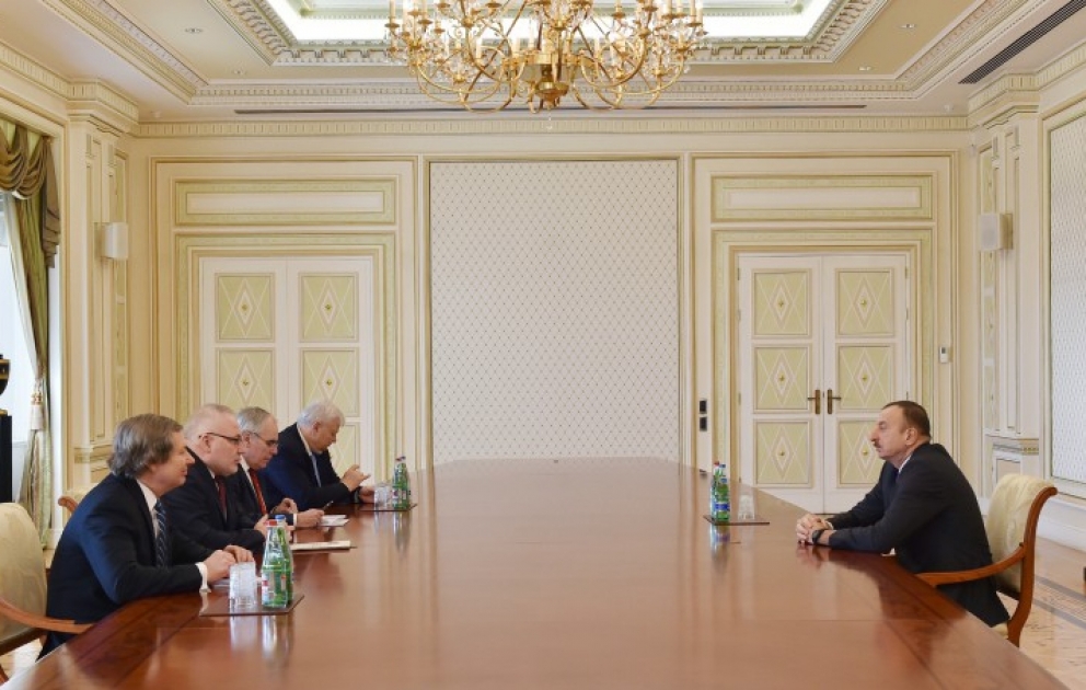 Aserbaidschans Präsident Ilham Aliyev hat die Ko-Vorsitzenden der OSZE Minsk-Gruppe und den Sonderbeauftragten des OSZE –Vorsitzes empfangen VIDEO