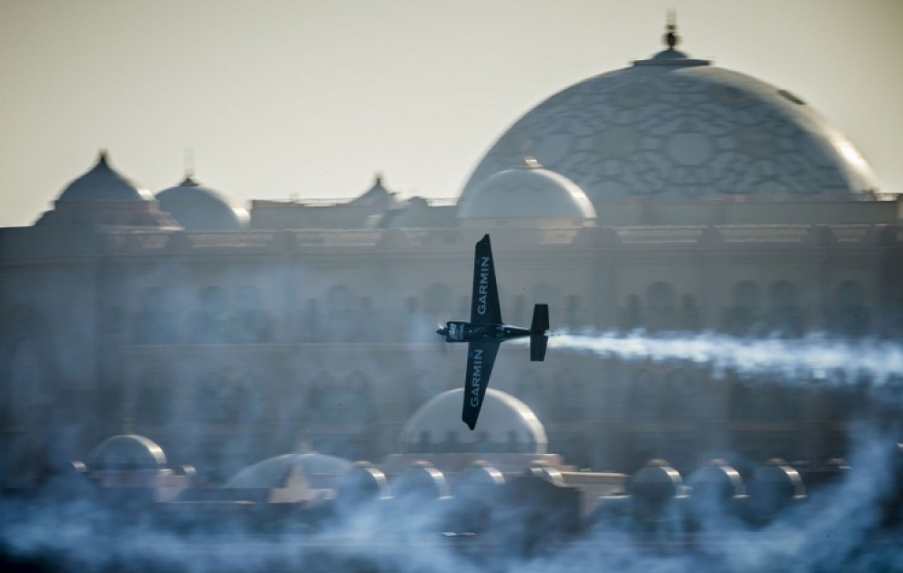 Абу Даби передал эстафету по «Red Bull Air Race» ВИДЕО