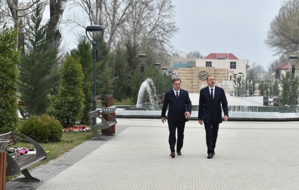 Prezident İlham Əliyev Mingəçevirdəki “Dostluq” parkında yaradılan şəraitlə maraqlanıb VİDEO