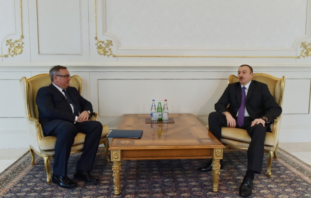 Le président azerbaïdjanais Ilham Aliyev a reçu le président la Banque «VTB» VIDEO