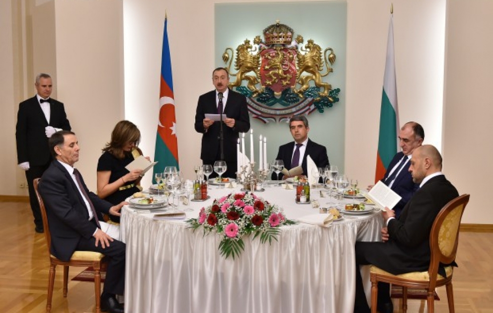 Official dinner reception was hosted on behalf of President of Bulgaria Rosen Plevneliev in honor of President Ilham Aliyev VIDEO
