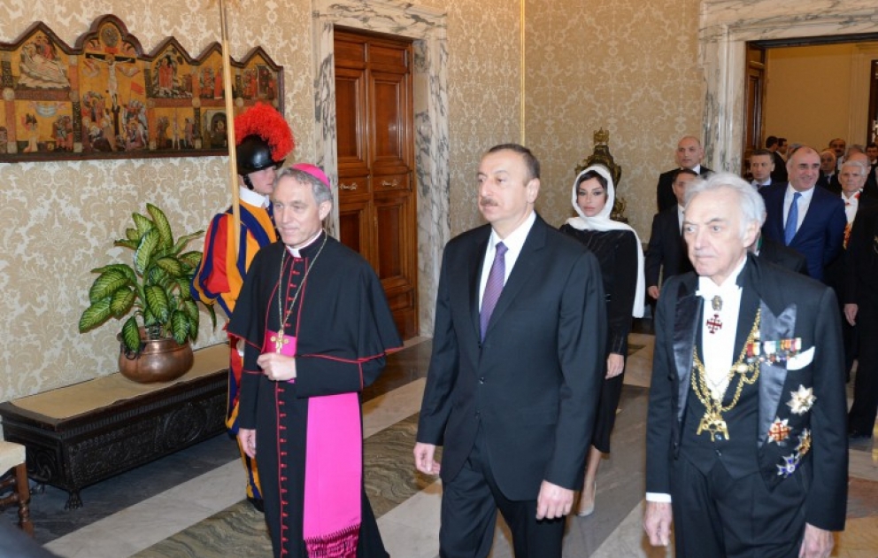 Treffen des Präsidenten von Azerbaidschan Ilham Aliyev mit Oberhaupt der römisch-katholischen Kirche Papst Franziskus VIDEO