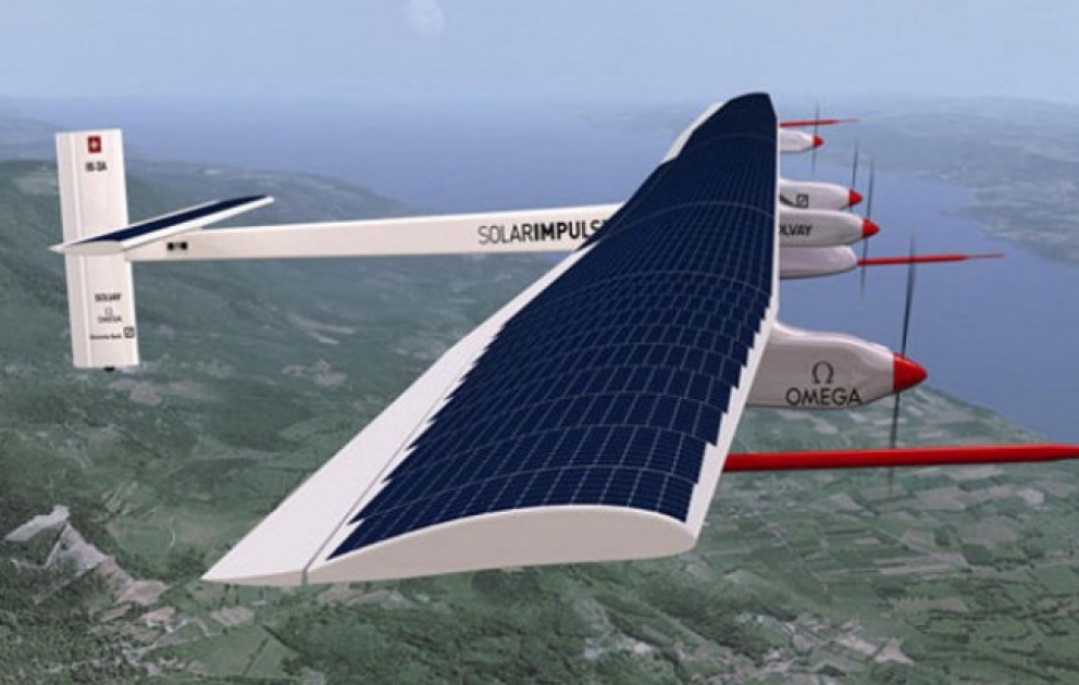 Solar Impulse 2 sets distance record VIDEO