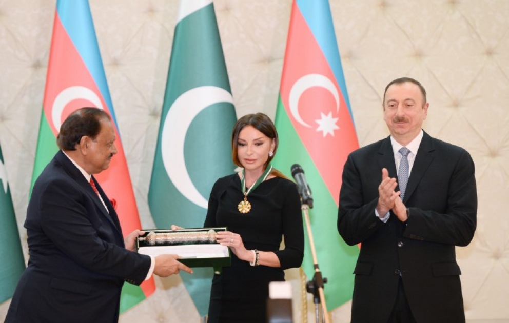 Azerbaijan`s first lady Mehriban Aliyeva handed “Hilal-e-Pakistan” order VIDEO
