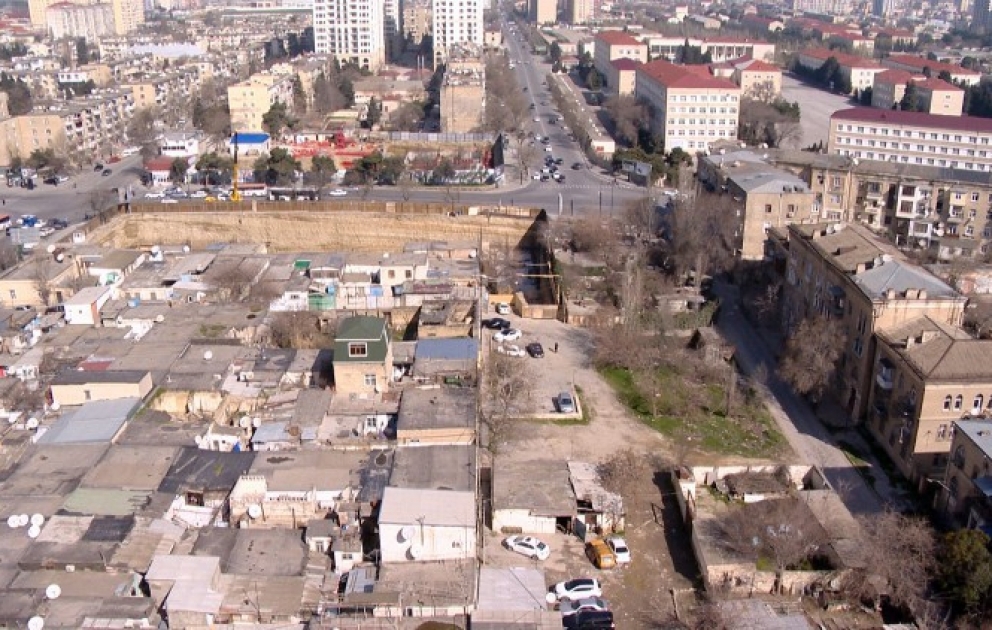 Bakıda bir neçə küçənin 4 hərəkət zolağına uyğun yenidən qurulması planlaşdırılır VİDEO